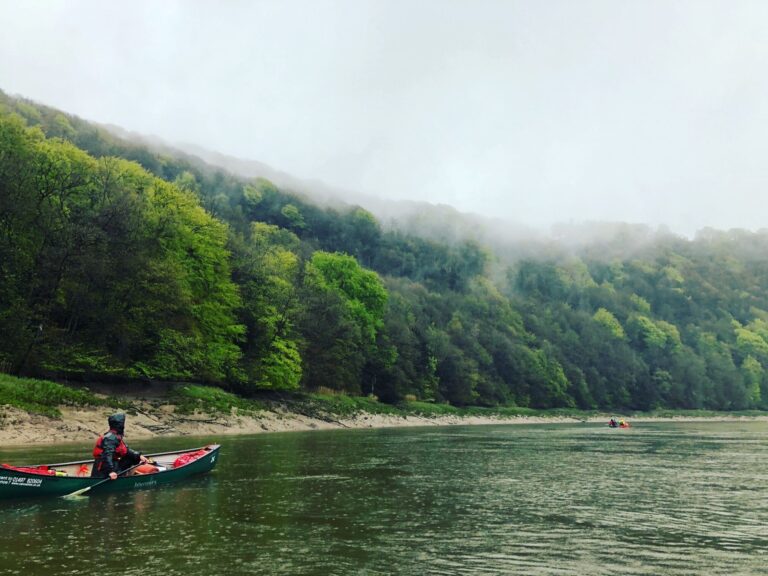 CANOEING OPEN CANOE HIRE WYE VALLEY RIVER WYE HAY ON WYE