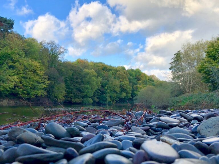 CANOEING OPEN CANOE HIRE WYE VALLEY RIVER WYE HAY ON WYE